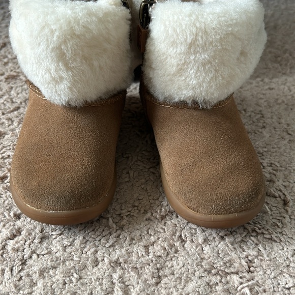 Baby girl UGG - Picture 2 of 7